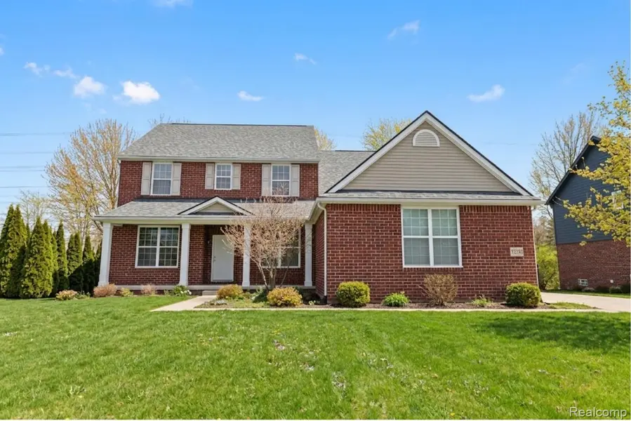 53283 Jaclyn DR, Shelby Charter Township, MI 48315