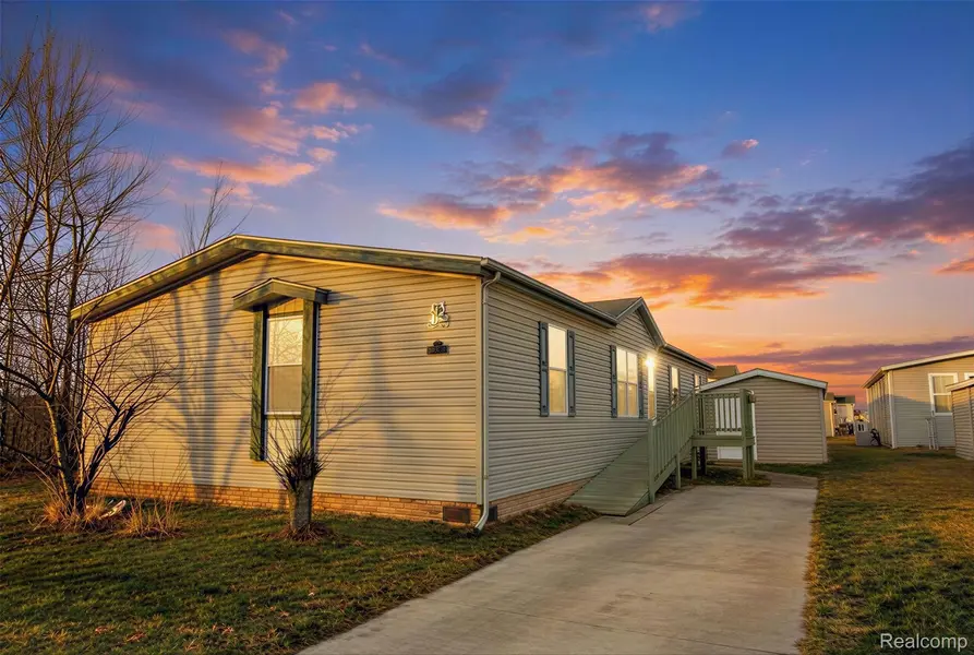 3423 Green Apple CT, Ash Township, MI 48117