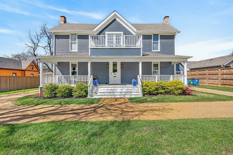 608 S Dooley Street, Grapevine, TX 76051