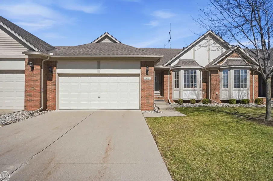 28033 Cotton Creek DR, Chesterfield Twp, MI 48047