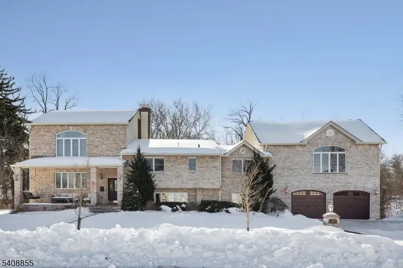 21 Sandra Cir, Westfield Town, NJ 07090