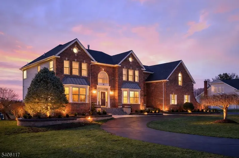 26 Davenport Way, Hillsborough Twp., NJ 08844