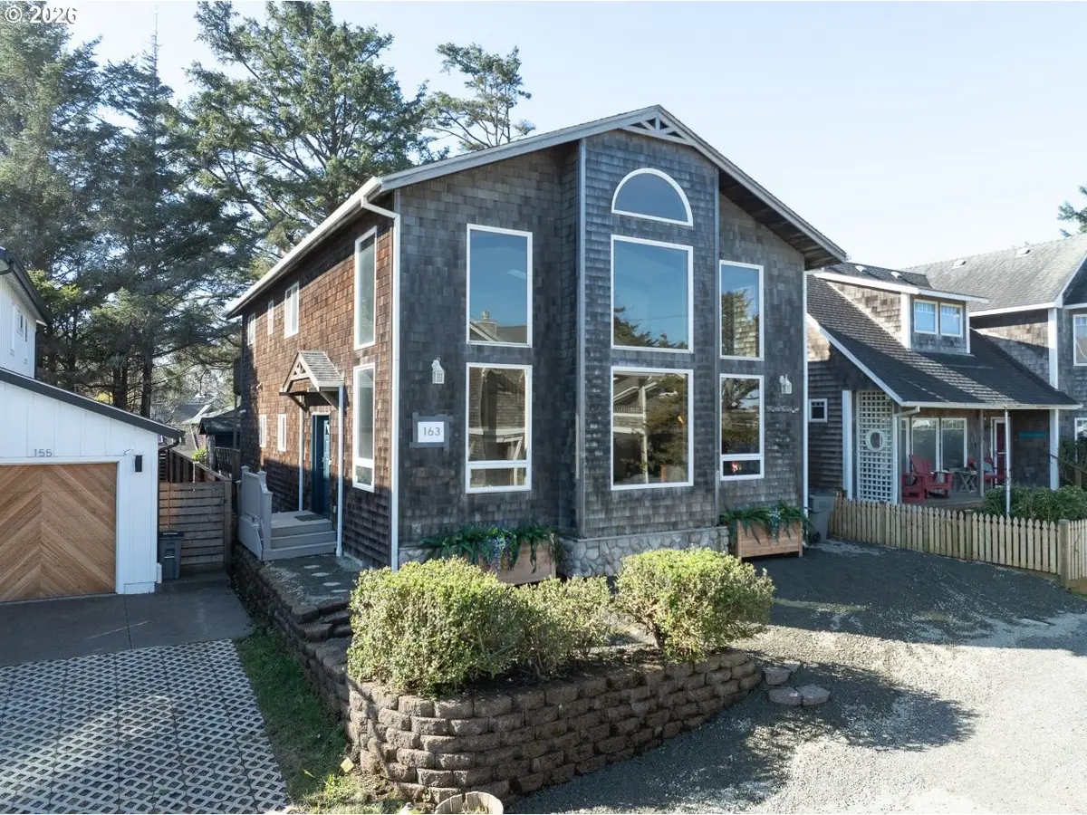 163 W 1ST AVE, Cannon Beach, OR 97110