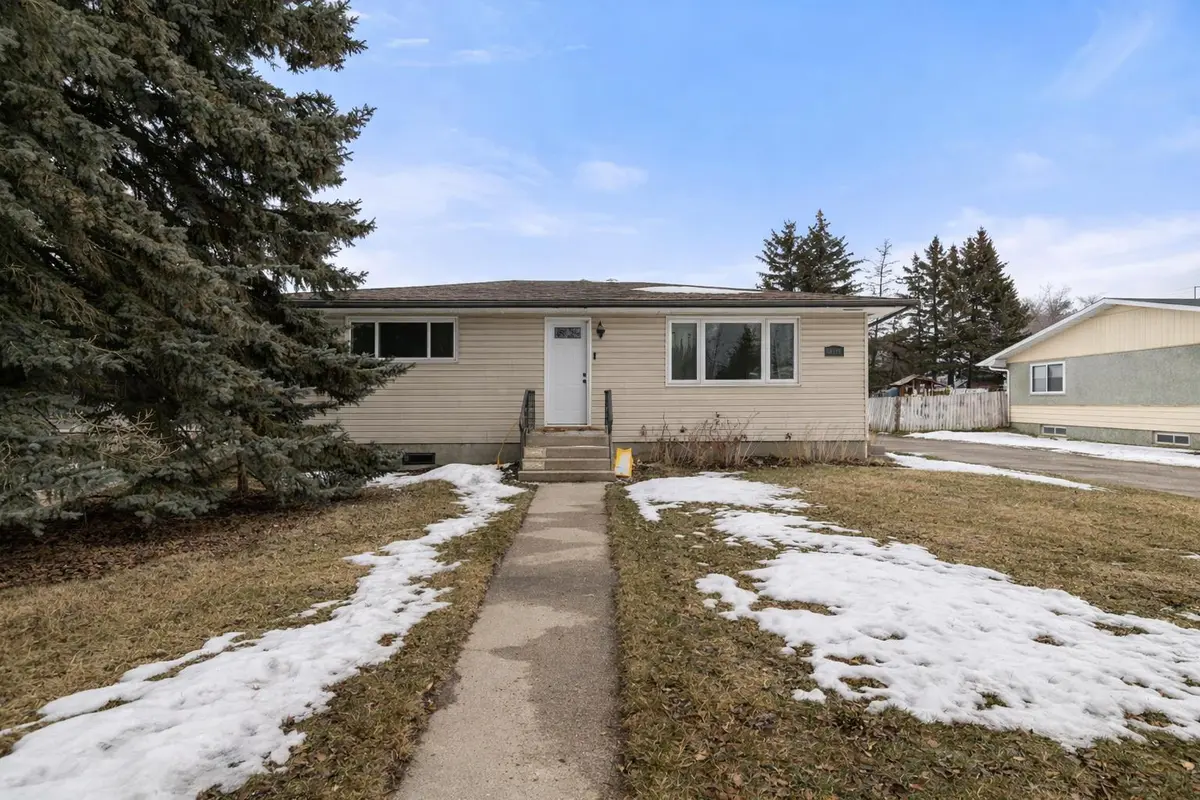 5228 53 AVE, Viking, AB T0B4N0