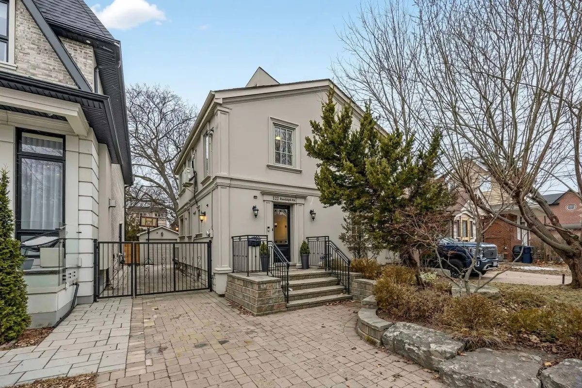 122 Randolph RD, Toronto C11, ON M4G 3R9
