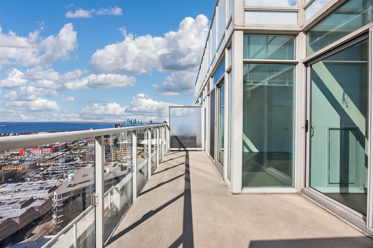 125 Western Battery RD #3009, Toronto C01, ON M6K 3R8