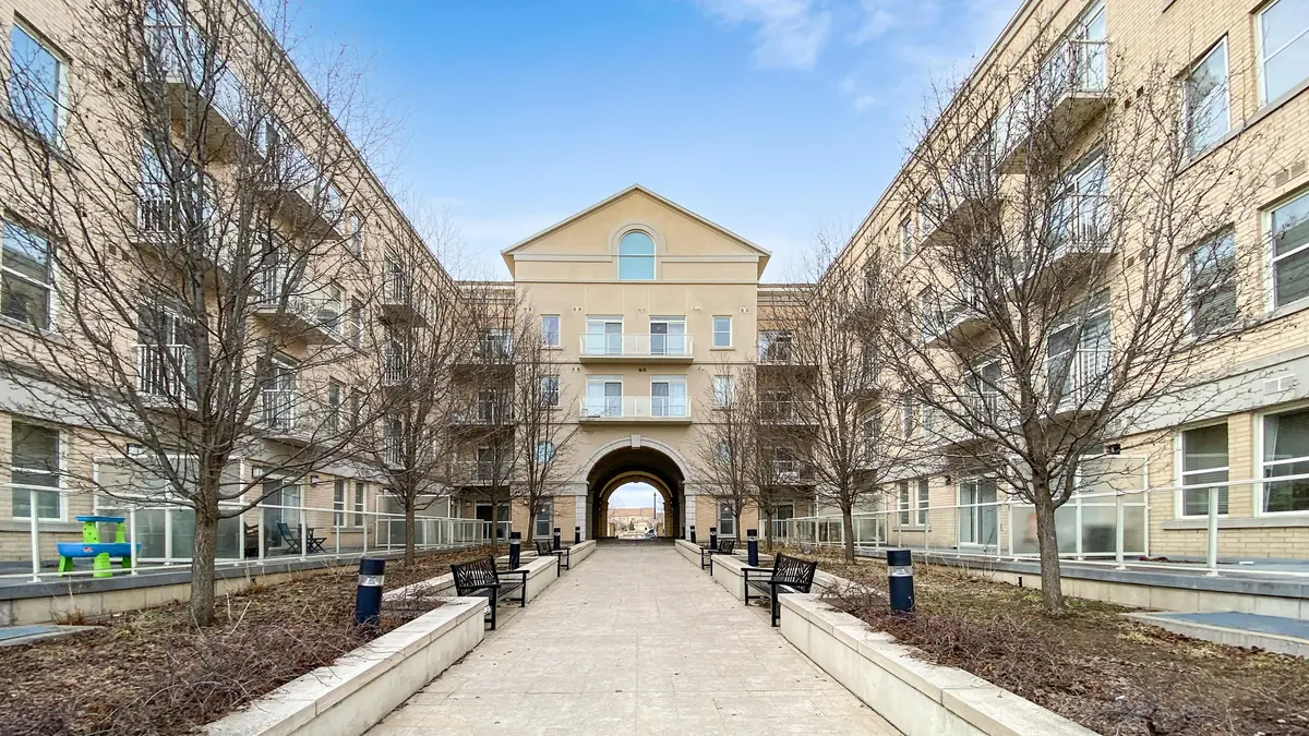 28 Prince Regent ST #235, Markham, ON L6C 0V5