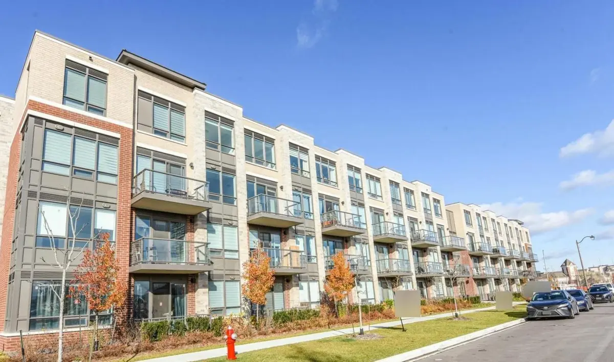 95 Attmar DR #106, Brampton, ON L6P 0Y6