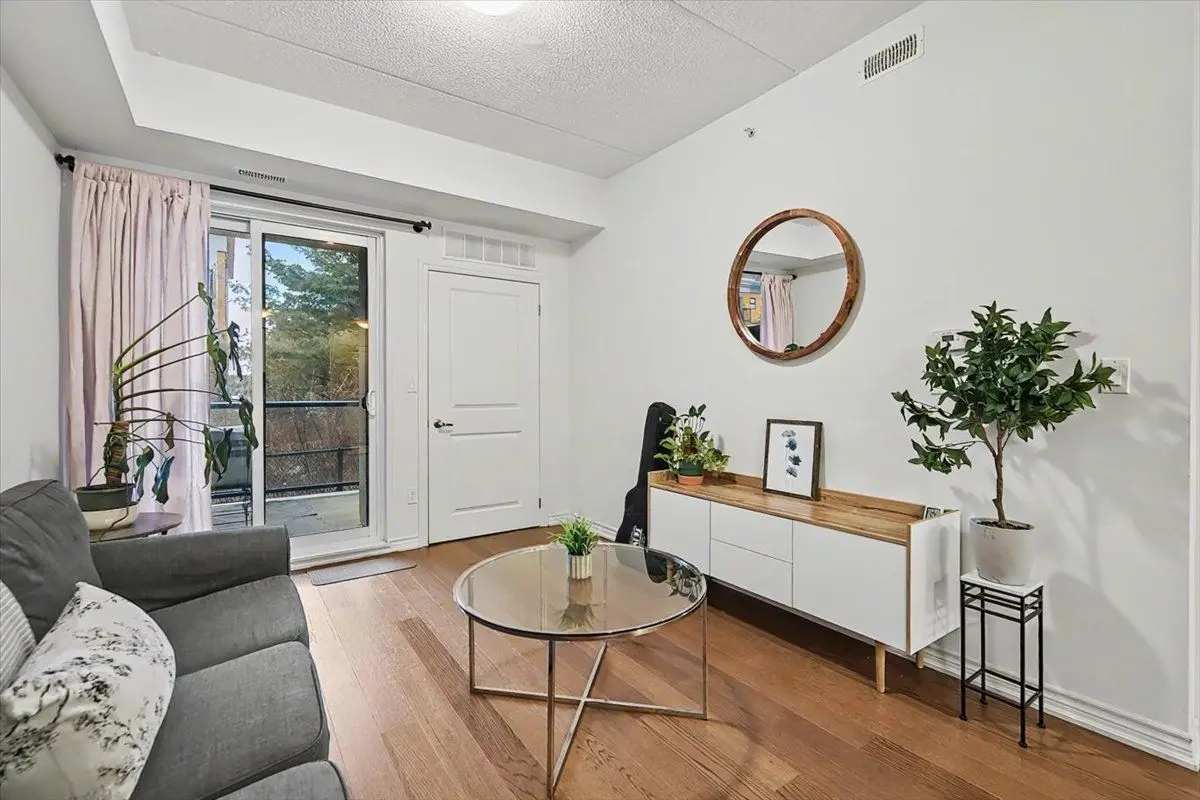 1284 Gordon ST #120, Guelph, ON N1L 0M8