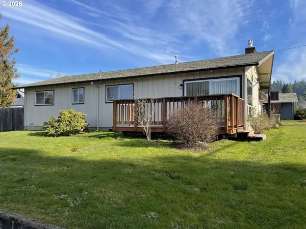 600 LINCOLN AVE, Cottage Grove, OR 97424