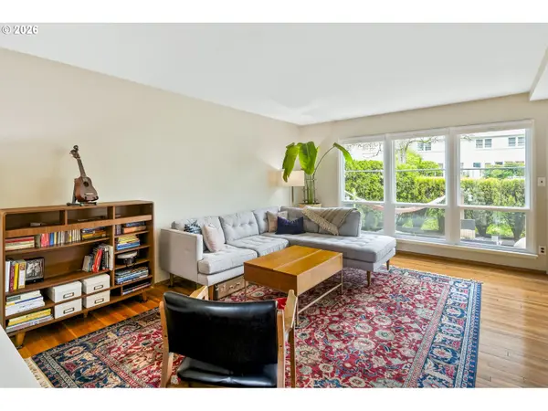 6923 NE BROADWAY, Portland, OR 97213