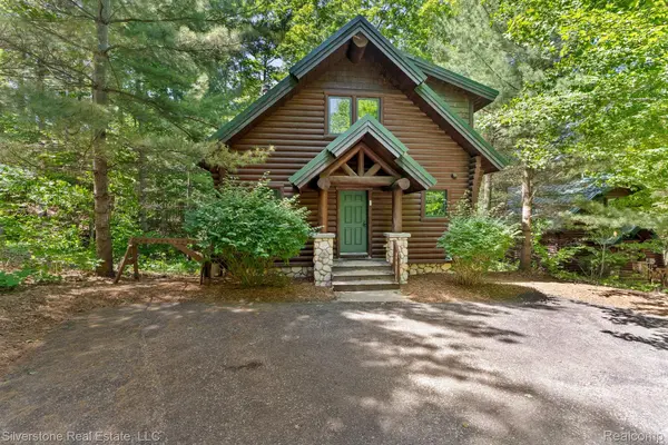 908 Cabin DR, Boyne City, MI 49712