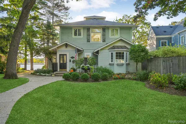 4123 Windiate Park DR, Waterford Charter Township, MI 48329