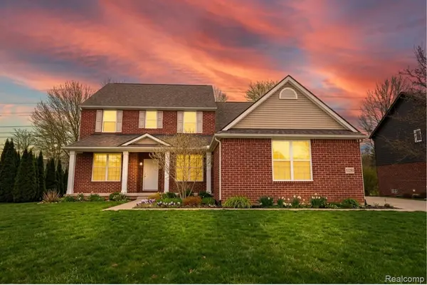 53283 Jaclyn DR, Shelby Charter Township, MI 48315