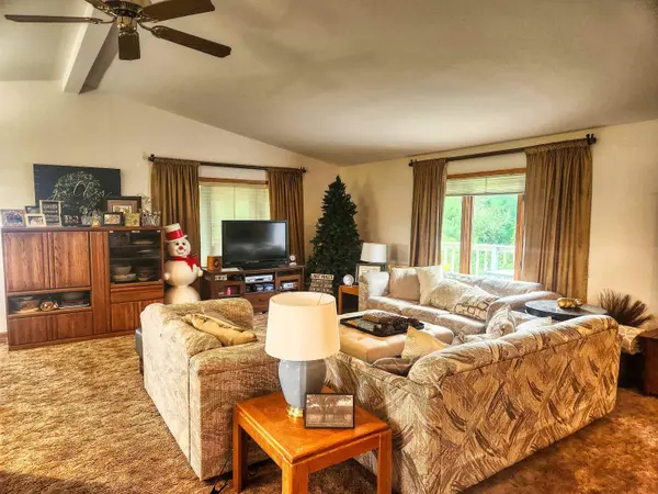 25-41 Old Mill Road, Lake Carroll, IL 61046