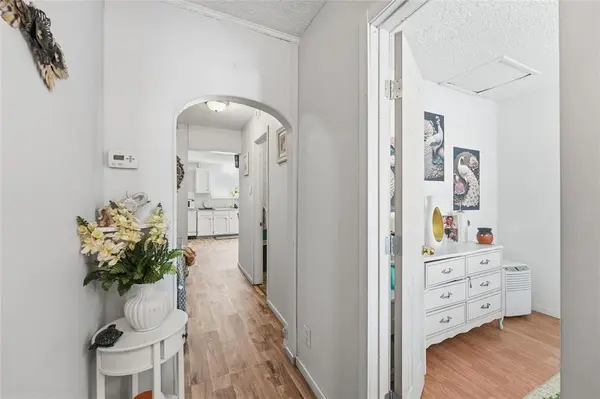 758 McCalman AVE, Winnipeg, MB R2L 1G7