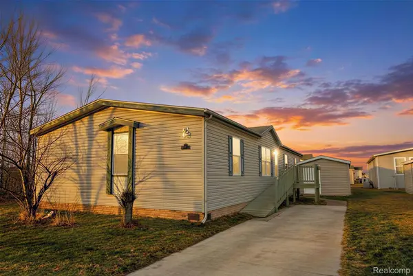 3423 Green Apple CT, Ash Township, MI 48117