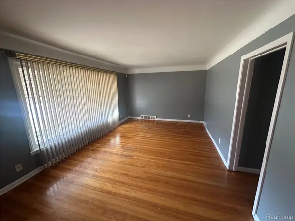 12731 W Parkway ST, Detroit, MI 48223