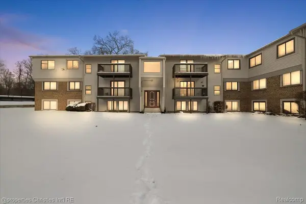 30042 W 12 Mile RD #53, Farmington, MI 48334