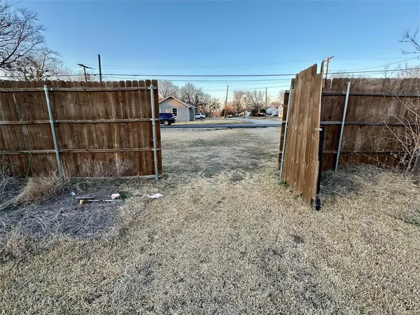 700 W College Street, Mesquite, TX 75149