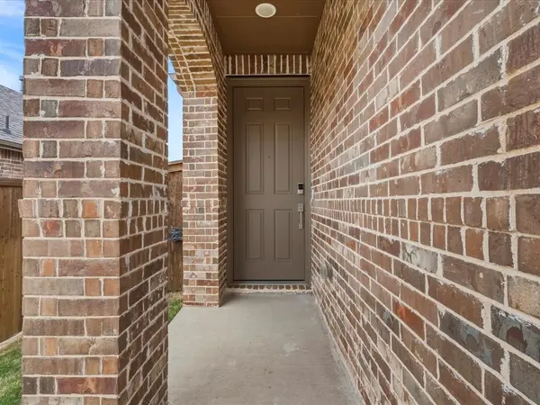 1829 Coronet Avenue, Aubrey, TX 76227