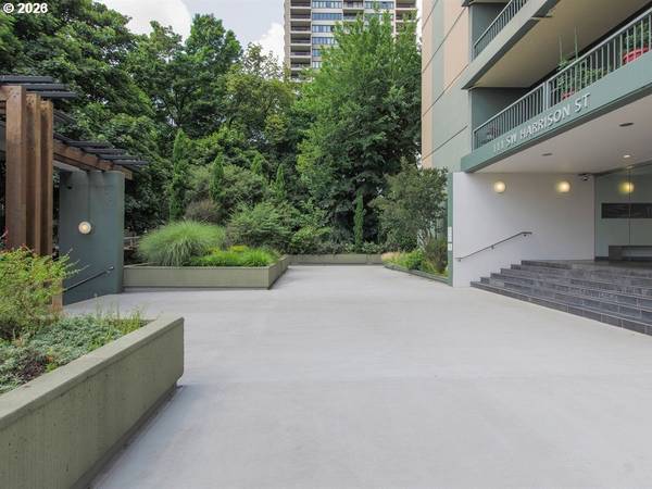 111 SW HARRISON ST #17B, Portland, OR 97201