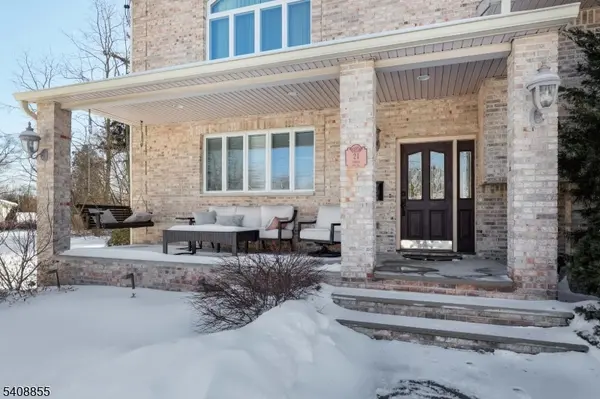 21 Sandra Cir, Westfield Town, NJ 07090