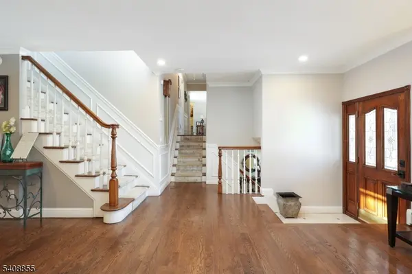 21 Sandra Cir, Westfield Town, NJ 07090