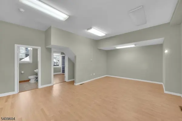 305 E High St, Bound Brook Boro, NJ 08805