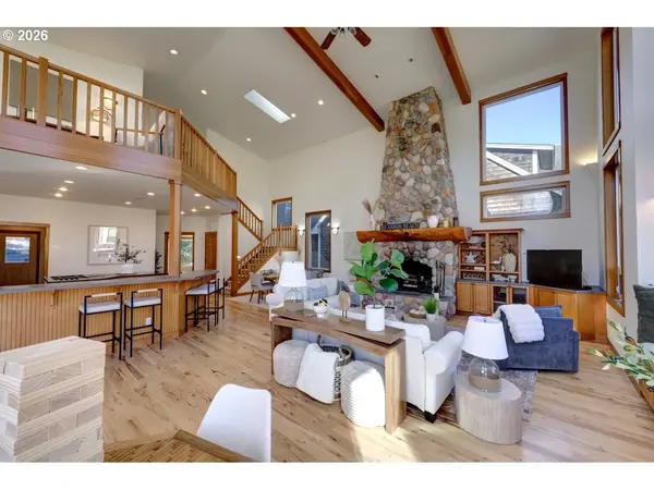 163 W 1ST AVE, Cannon Beach, OR 97110