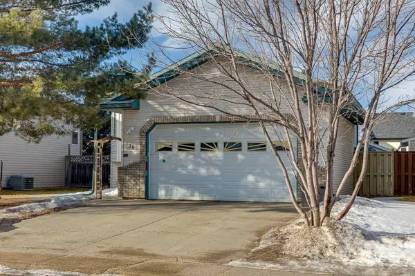 38 Kendrew DR, Red Deer, AB T4P 3X6