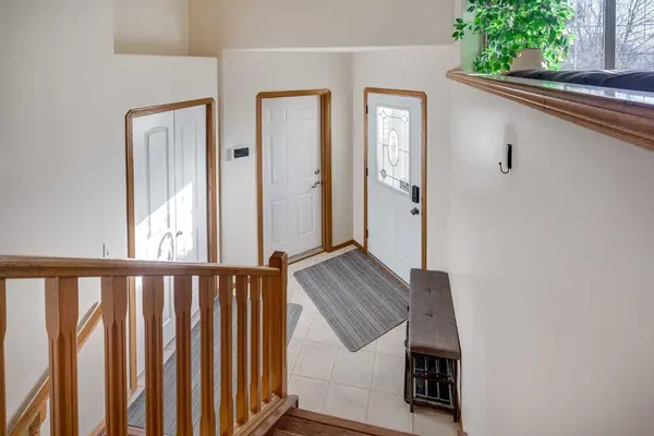 38 Kendrew DR, Red Deer, AB T4P 3X6