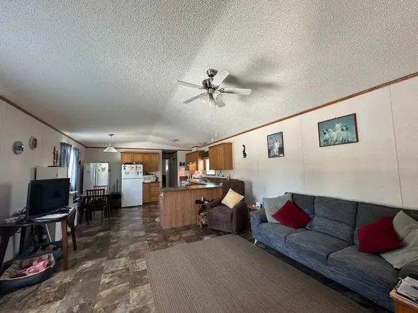 6205 54 ST #53, Ponoka, AB T4J 1M5