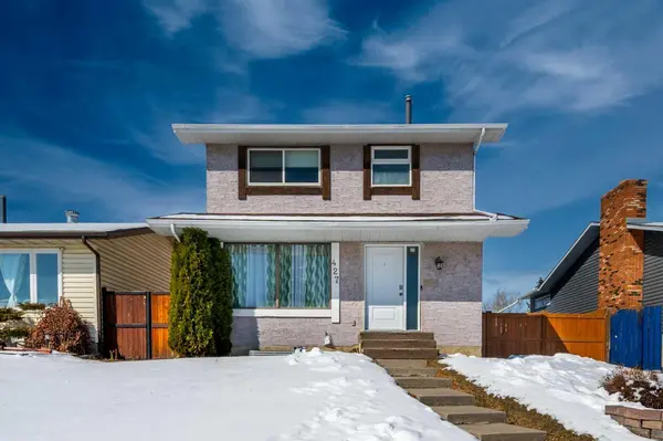 427 Rundlelawn WAY NE, Calgary, AB T1Y 3J4