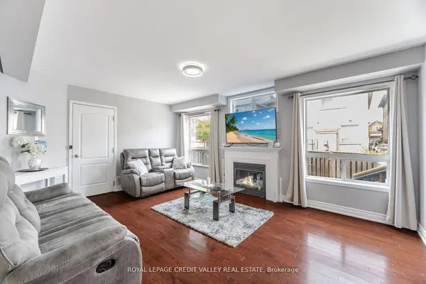 12 Greenhalf DR, Ajax, ON L1S 7N6