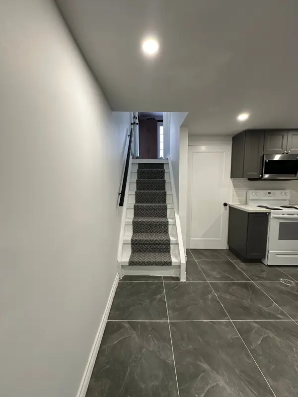 965 Ronlea AVE #Basement, Oshawa, ON L1H 2X5