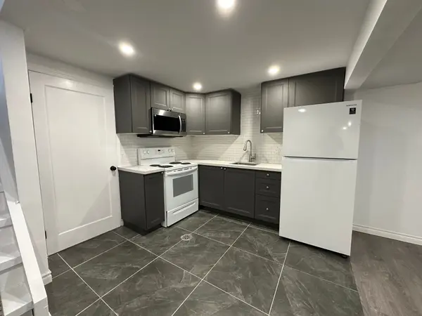 965 Ronlea AVE #Basement, Oshawa, ON L1H 2X5