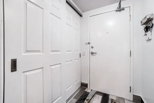 9017 Leslie ST #222, Richmond Hill, ON L4B 4R8