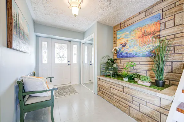 53 West Park HTS, Georgina, ON L4P 3T9