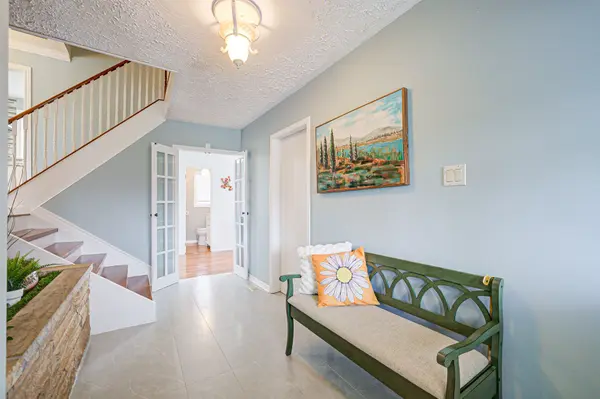 53 West Park HTS, Georgina, ON L4P 3T9