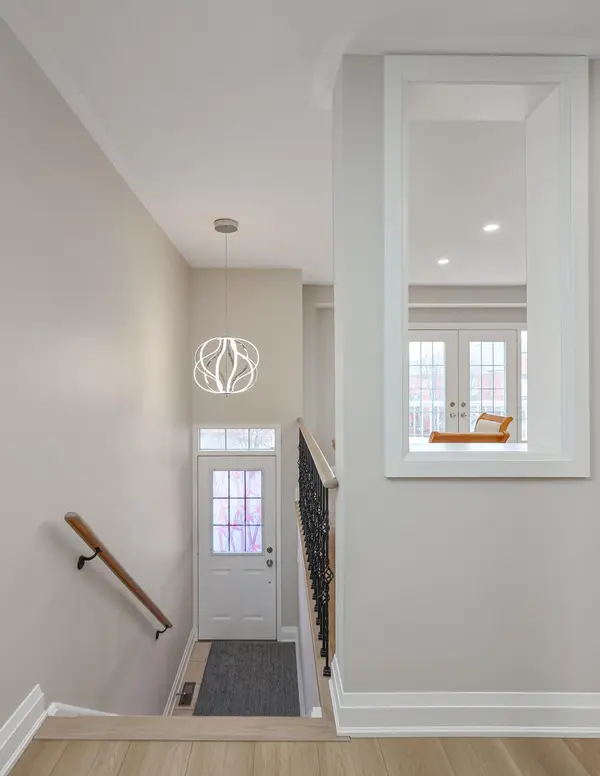 11 Jarrett CT, Vaughan, ON L6A 3W4