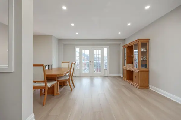 11 Jarrett CT, Vaughan, ON L6A 3W4