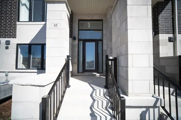 45 Kahshe LN W, Richmond Hill, ON L4S 0N9