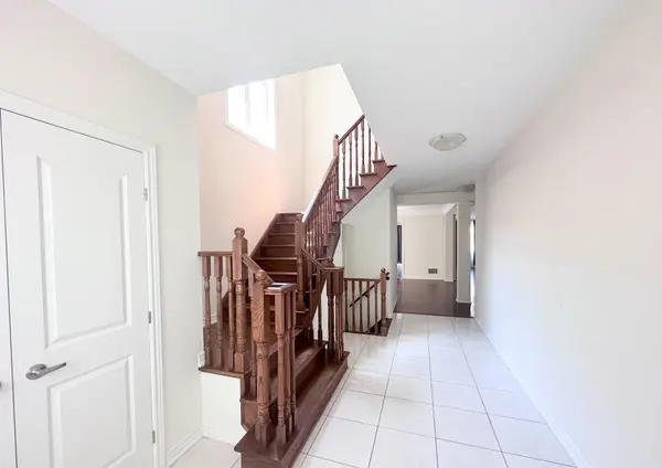 93 Forest Edge CRES, East Gwillimbury, ON L9N 0S6