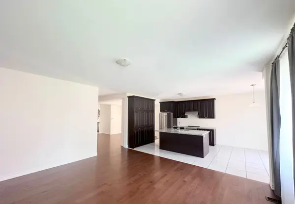 93 Forest Edge CRES, East Gwillimbury, ON L9N 0S6