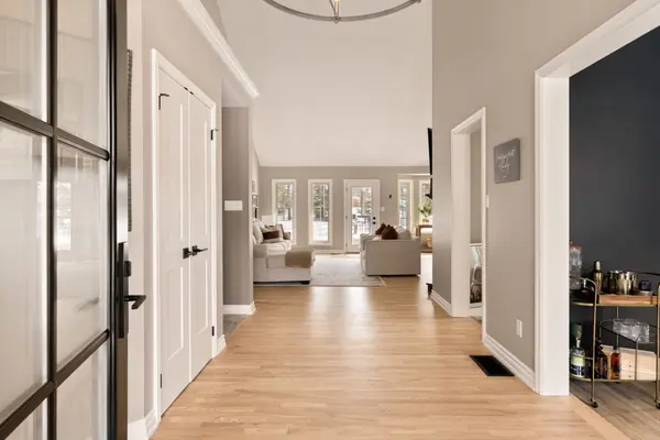 32 Forest Hill DR, Springwater, ON L0L 1X0