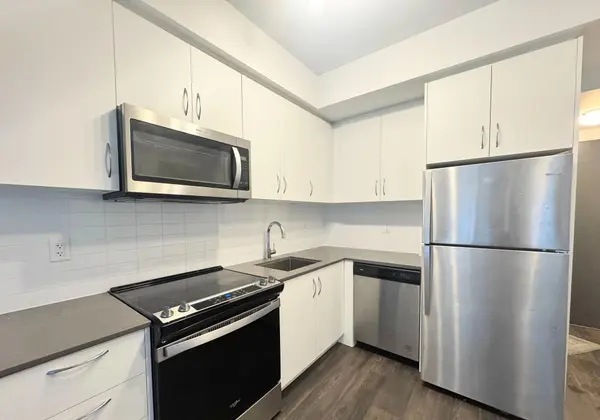 95 Attmar DR #106, Brampton, ON L6P 0Y6