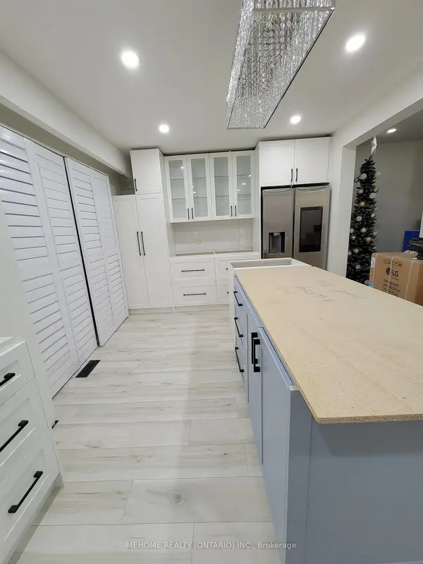 7 Merrydrew CT, Mississauga, ON L5M 1W6