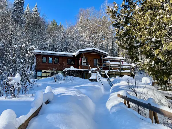 19626 41 HWY, Addington Highlands, ON K0H 1K0