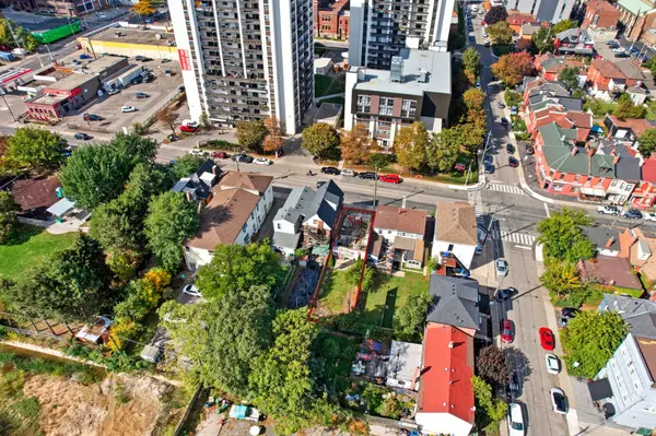 186 John ST N, Hamilton, ON L8L 4P2